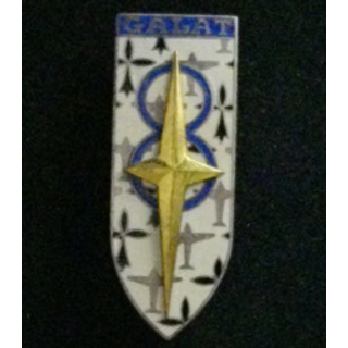 8° GALAT : insigne du 8° groupe de l'aviation légère de l'armée de terre de fabrication Drago G. 1668 en émail