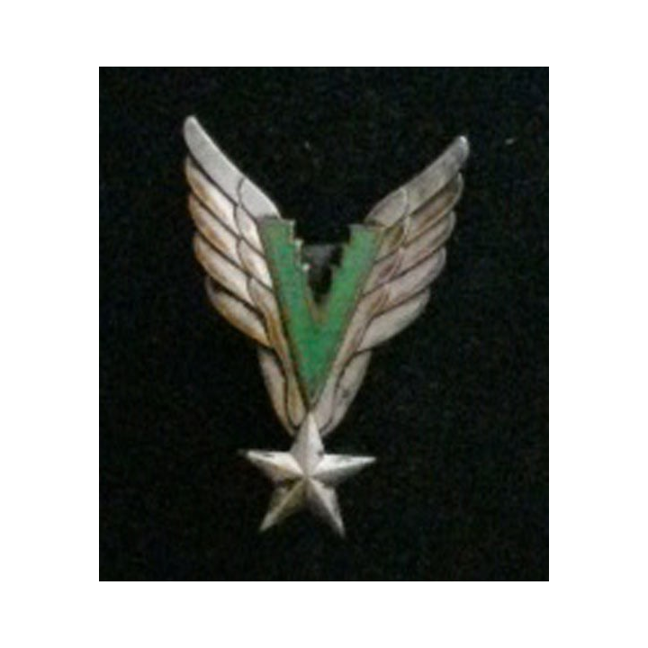 GALDIV n° 4 : insigne du groupe d'aviation légère divisionnaire n°4 de fabrication Courtois G. 2165 en émail