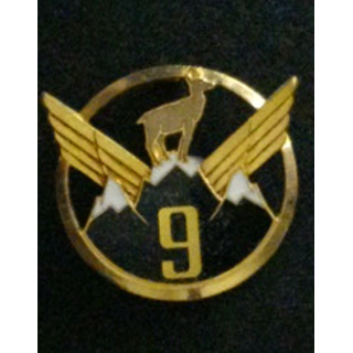 9° GALAT : insigne du 9° groupe de l'aviation légère de l'armée de terre de fabrication Drago G. 1822 en émail