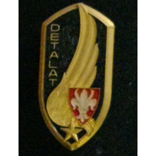 DETALAT LILLE : insigne du détachement de l'aviation légère de l'armée de terre à Lille de fabrication Drago matriculé n° 071