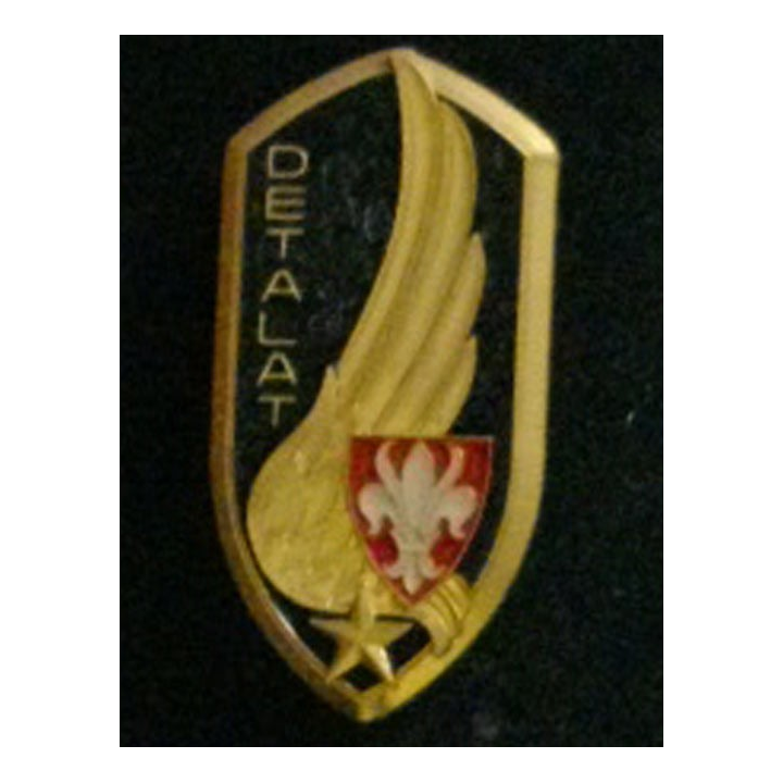 DETALAT LILLE : insigne du détachement de l'aviation légère de l'armée de terre à Lille de fabrication Drago matriculé n° 071