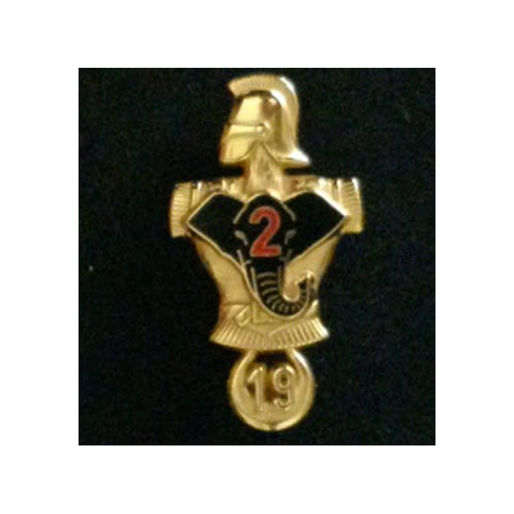 19° RG 2° Cie : insigne de la 2° compagnie éléphant noir du 19° Régiment du Génie de fabrication Martineau