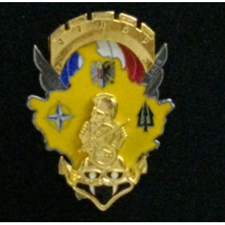 17° RGP 3° CIE KOSOVO : insigne de la 3° compagnie du 17°régiment parachutiste au Kosovo de  fabrication Sheli  n° 148