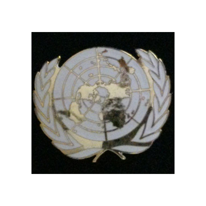 INSIGNE DE BÉRET DE L'ONU : insigne de béret de l'Organisation des Nations Unies dos lisse et argenté