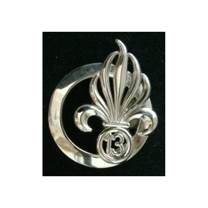 13° DBLE : insigne de béret argenté de la 13° demi-brigade de la Légion Etrangère de fabrication Boussemart G.4584 modèle 2001