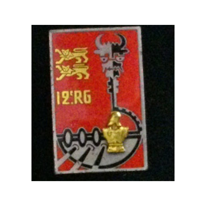 12° RG : insigne du 12° régiment du génie en émail de fabrication Drago G. 1978 inscription au centre