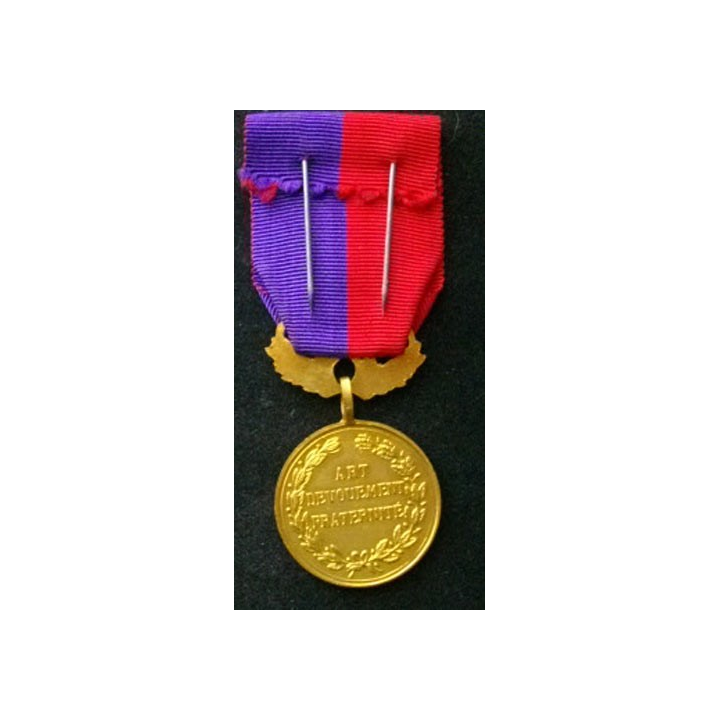 FRANCE : médaille des sociétés musicales du Nord et du Pas de Calais en métal doré de diamètre 3 cm