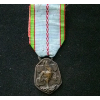 FRANCE : médaille commémorative de la guerre 1939-1945 en bronze