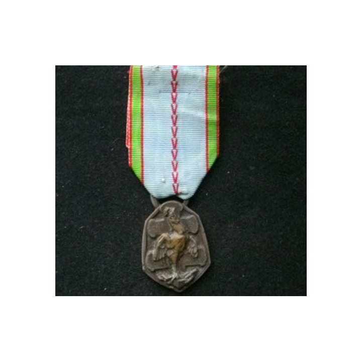 FRANCE : médaille commémorative de la guerre 1939-1945 en bronze