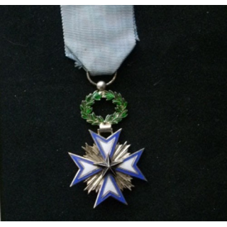 BENIN : médaille de chevalier de l'étoile noire du Bénin en émail