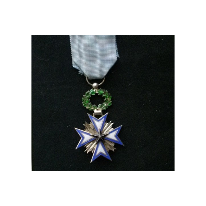 BENIN : médaille de chevalier de l'étoile noire du Bénin en émail