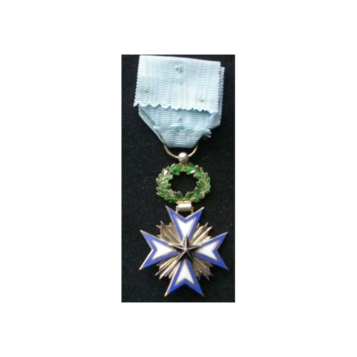 BENIN : médaille de chevalier de l'étoile noire du Bénin en émail