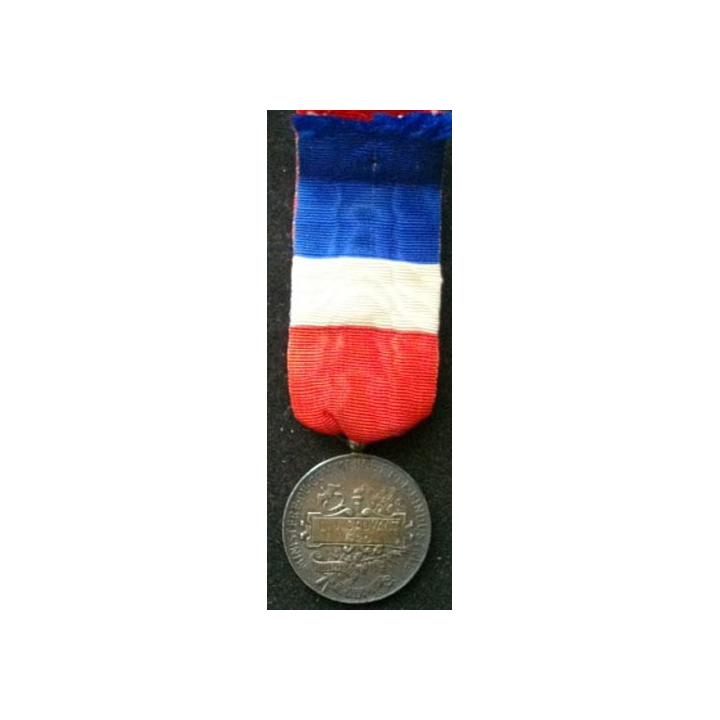 FRANCE : médaille du travail du commerce et de l'industrie attribuée à L.J Sauvant en 1920 en argent