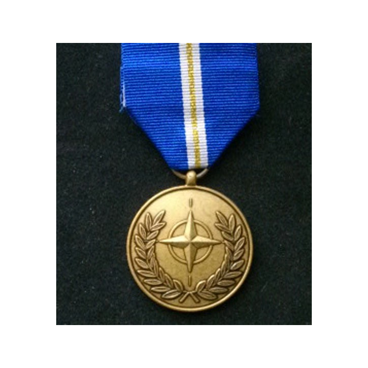OTAN : médaille commémorative de l'OTAN article 5 dans les Balkans