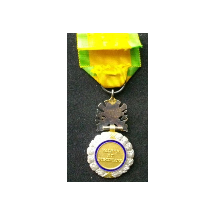 FRANCE : médaille militaire en parfait état d'émail en argent modèle 1870 valeur et discipline