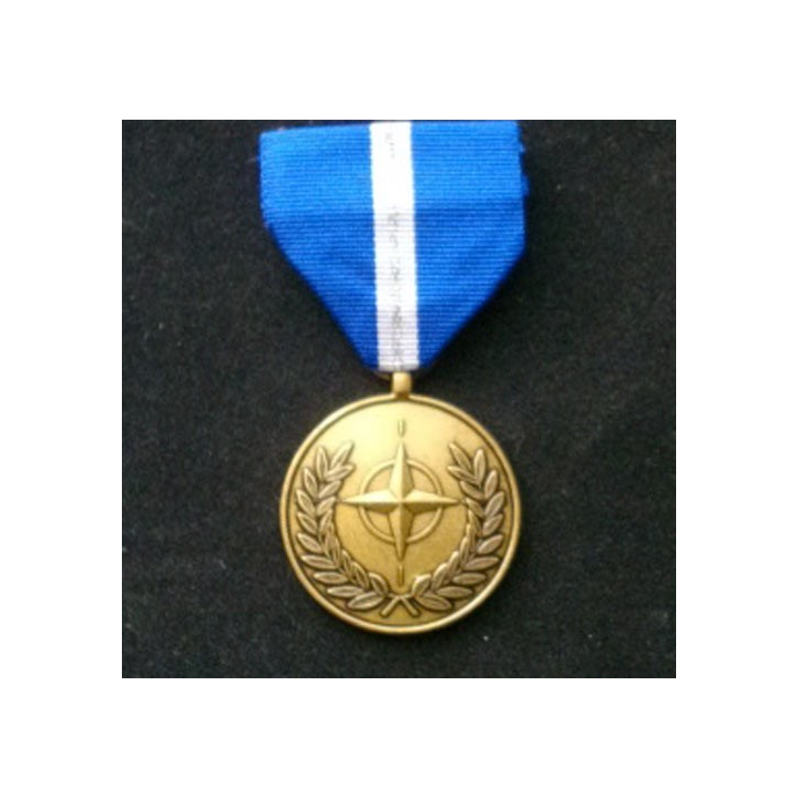 OTAN : médaille commémorative de l'OTAN non article 5 dans les Balkans