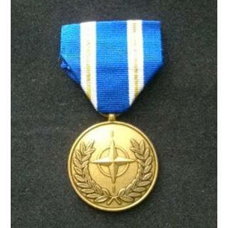 OTAN : médaille commémorative de l'OTAN pour l'opération "effort actif"