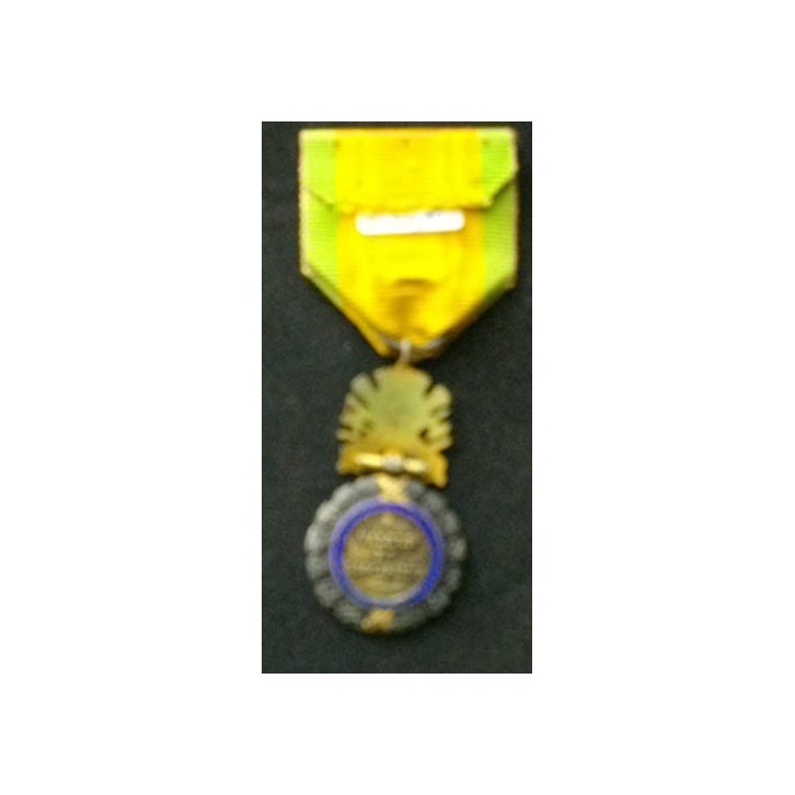 FRANCE : médaille militaire en parfait état d'émail en argent modèle 1870 valeur et discipline ruban un peu passé