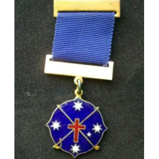 AUSTRALIE : médaille religieuse australienne en émail bleu et ruban bleu de dimension 3,7 cm x 9 cm