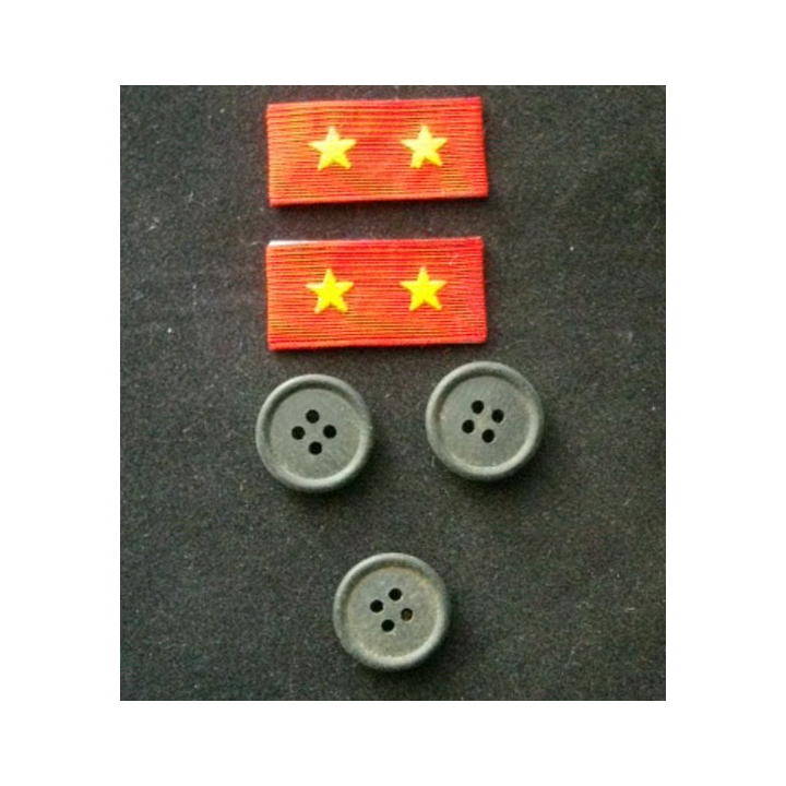 JAPON : deux galons et 3 boutons d'uniformes japonais datant de la 2° guerre mondiale
