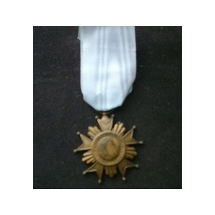 INCONNUE : médaille d'Egypte ? concernant la commémoration du canal de Suez ??