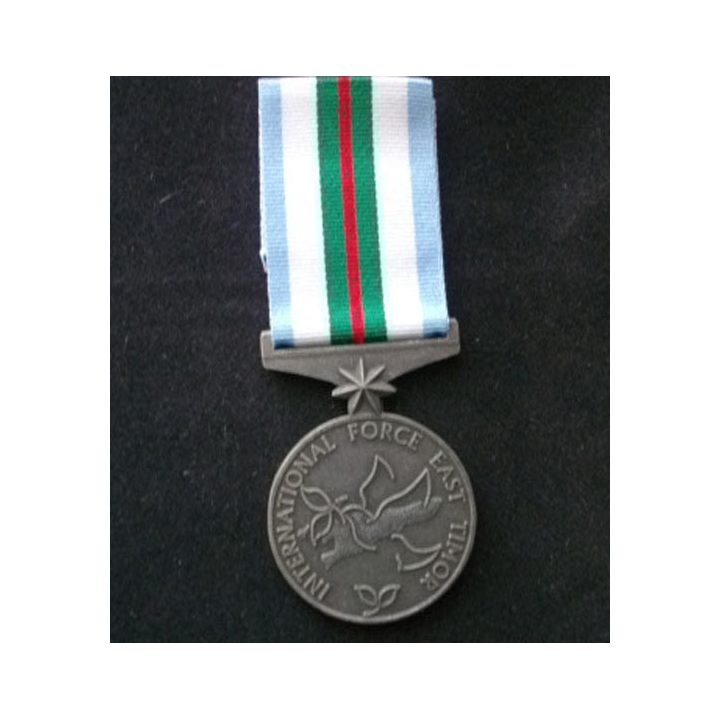 ONU : médaille de la force internationale au Timor Oriental International Force east Timor