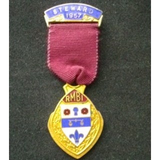 FRANC-MAÇONNERIE : médaille anglaise de la Royal masonic institute for Boys 1957 en émail avec la barrette steward
