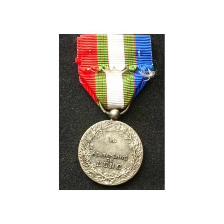 FRANCE : médaille de l'Union Nationale des Combattants UNC en argent poinçonné sur la tranche