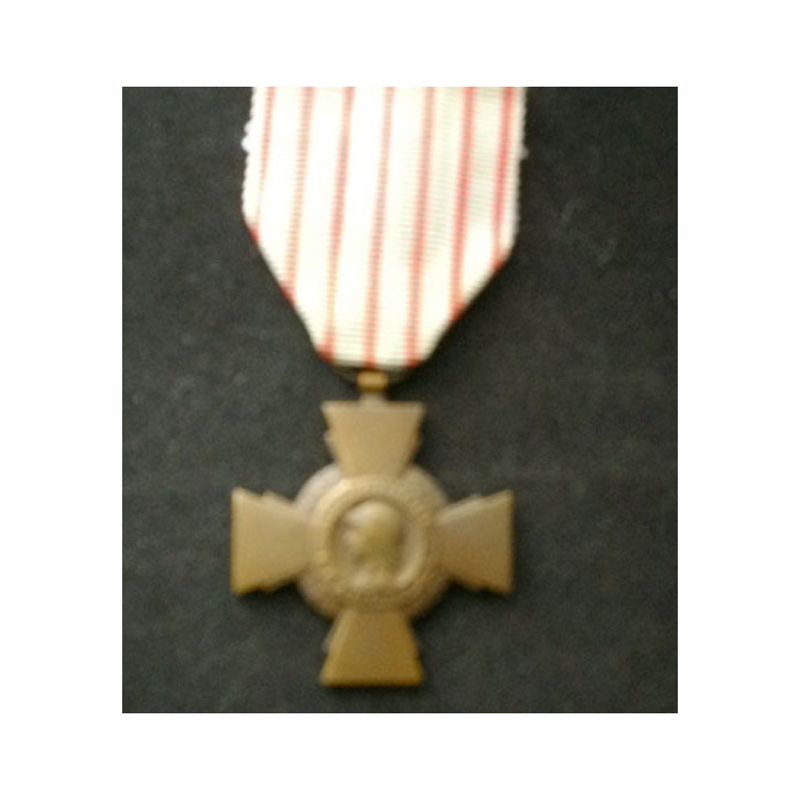 FRANCE : Croix du combattant en bronze -1-