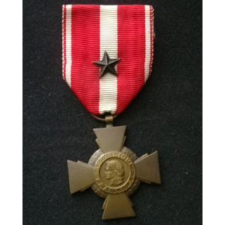 FRANCE : Croix de la valeur militaire en bronze avec citation (étoile de bronze) -1-