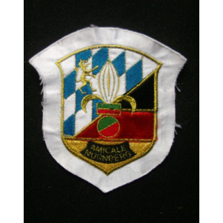 LEGION : insigne tissu de la légion de l'amicale de Nürnberg de taille 10,7 cm x 11,3 cm brodé en fils d'or