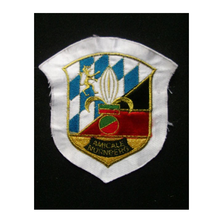 LEGION : insigne tissu de la légion de l'amicale de Nürnberg de taille 10,7 cm x 11,3 cm brodé en fils d'or