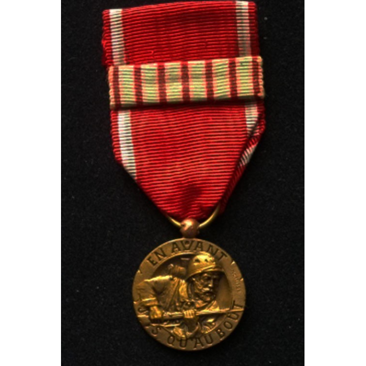 FRANCE : médaille commémorative de Verdun modèle Réveillon avec un rappel de la croix du combattant