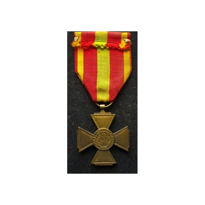 FRANCE : médaille de la croix du combattant volontaire de 1939-1945 en bronze