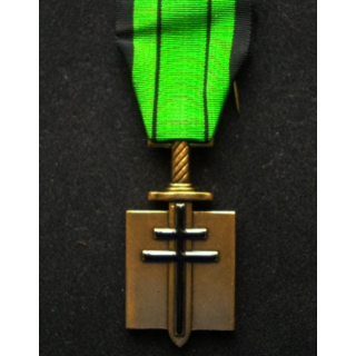 FRANCE : médaille de l'Ordre de la Libération en émail et en bronze de très belle facture