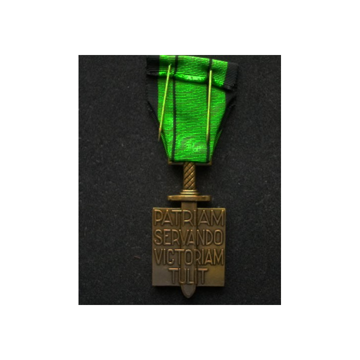 FRANCE : médaille de l'Ordre de la Libération en émail et en bronze de très belle facture