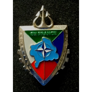 TRAIN : insigne du bataillon logistique opération Trident, Kosovo Force (KFOR) SN France de fabrication Delsart