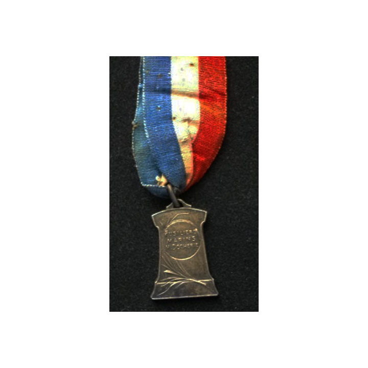 FRANCE : médaille des fusiliers marins attribuée à M. Docherie
