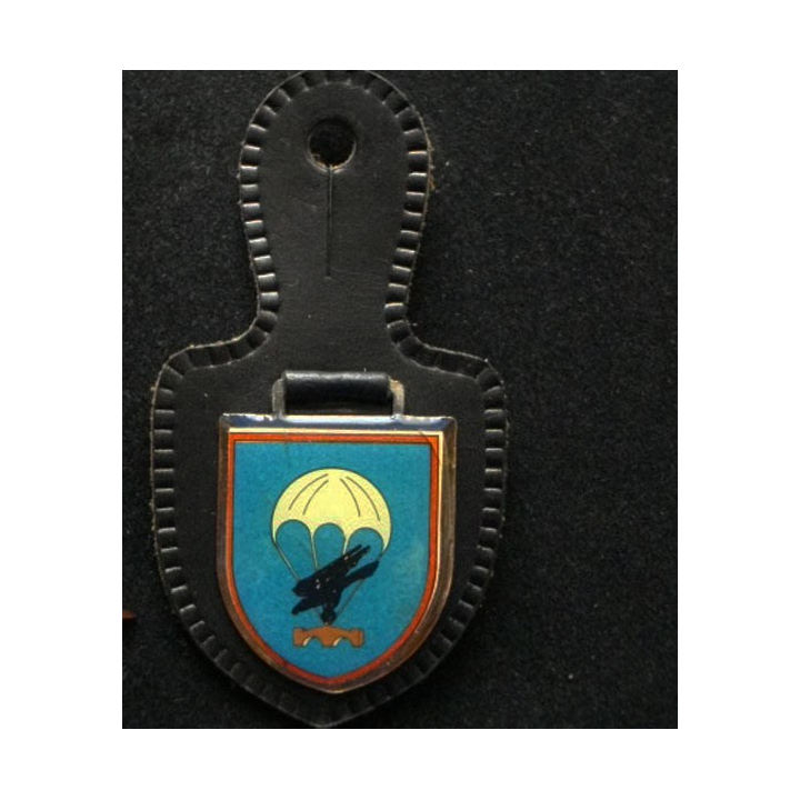 ALLEMAGNE : insigne du génie parachutiste allemand bataillon de pontage (?) 3