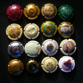 MUSELET : Lot de 16 muselets de bouteilles de champagne et de mousseux ou assimilés lot 12
