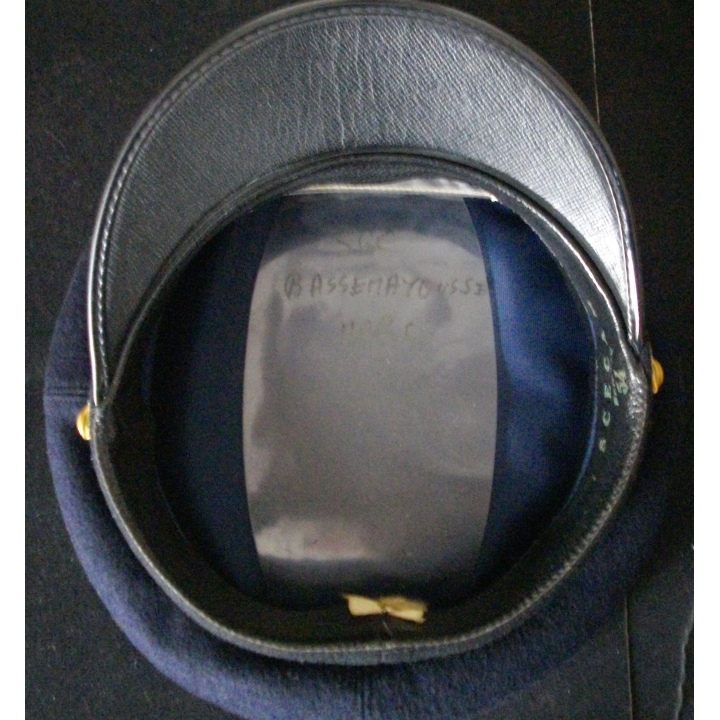Cette casquette de sergent ou de sergent chef de l'Armée de l'Air