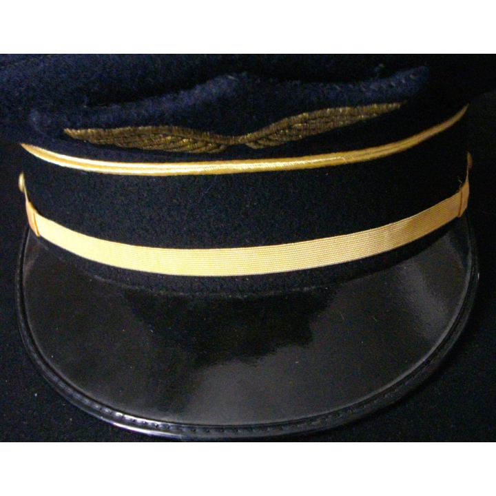 Cette casquette de sergent ou de sergent chef de l'Armée de l'Air