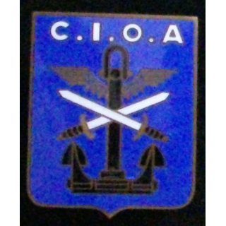 Insigne du centre interarmes des opérations amphibies (CIOA) de fabrication Chobillon en émail