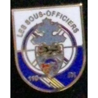 Pin's de l'insigne des sous officiers du 110° RI de fabrication Boussemart 