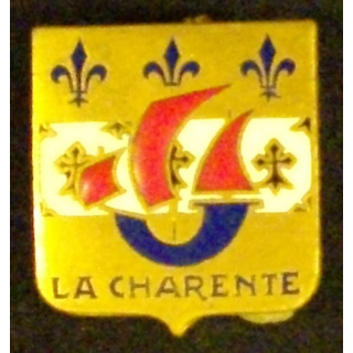 LA CHARENTE : insigne du pétrolier ravitailleur La Charente en Indochine Drago Olivier Métra