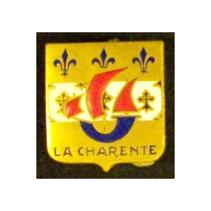 LA CHARENTE : insigne du pétrolier ravitailleur La Charente en Indochine Drago Olivier Métra