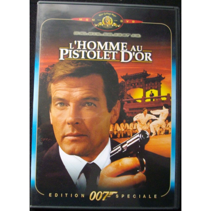 DVD intitulé " 007 l'homme au pistolet d'or " film de James Bond avec Ian Fleming