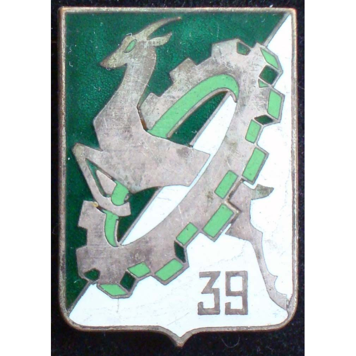 39°CC de fabrication Drago Paris G. 1044 en émail épingle coupée