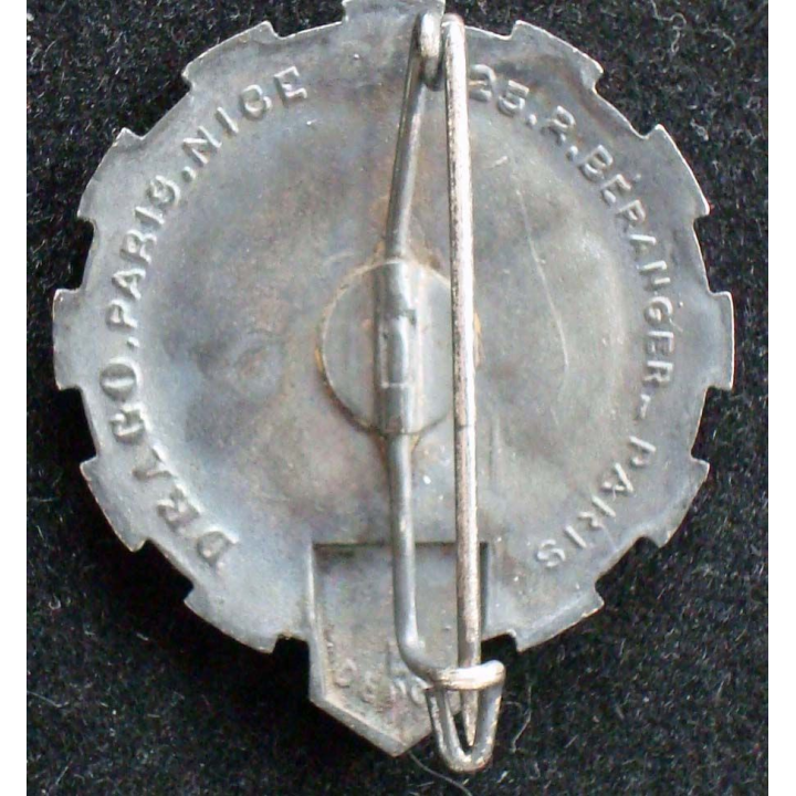 19°ET de fabrication Drago Paris Béranger tout métal 1945