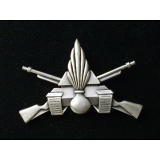16° & 19° GC : Insigne métallique de brevet d'infanterie mécanisé de fabrication Delsart